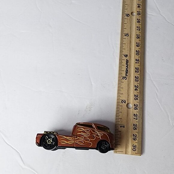 Hot Wheels Red with Gold Rims, Qombee, Made in Thailand - Picture 7 of 7